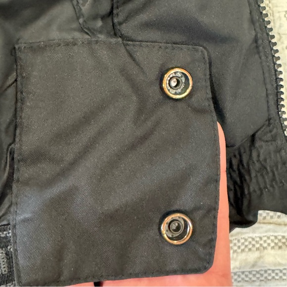 Oakley Women's Black All-Weather Performance Jacket - Small - Picture 9 of 11